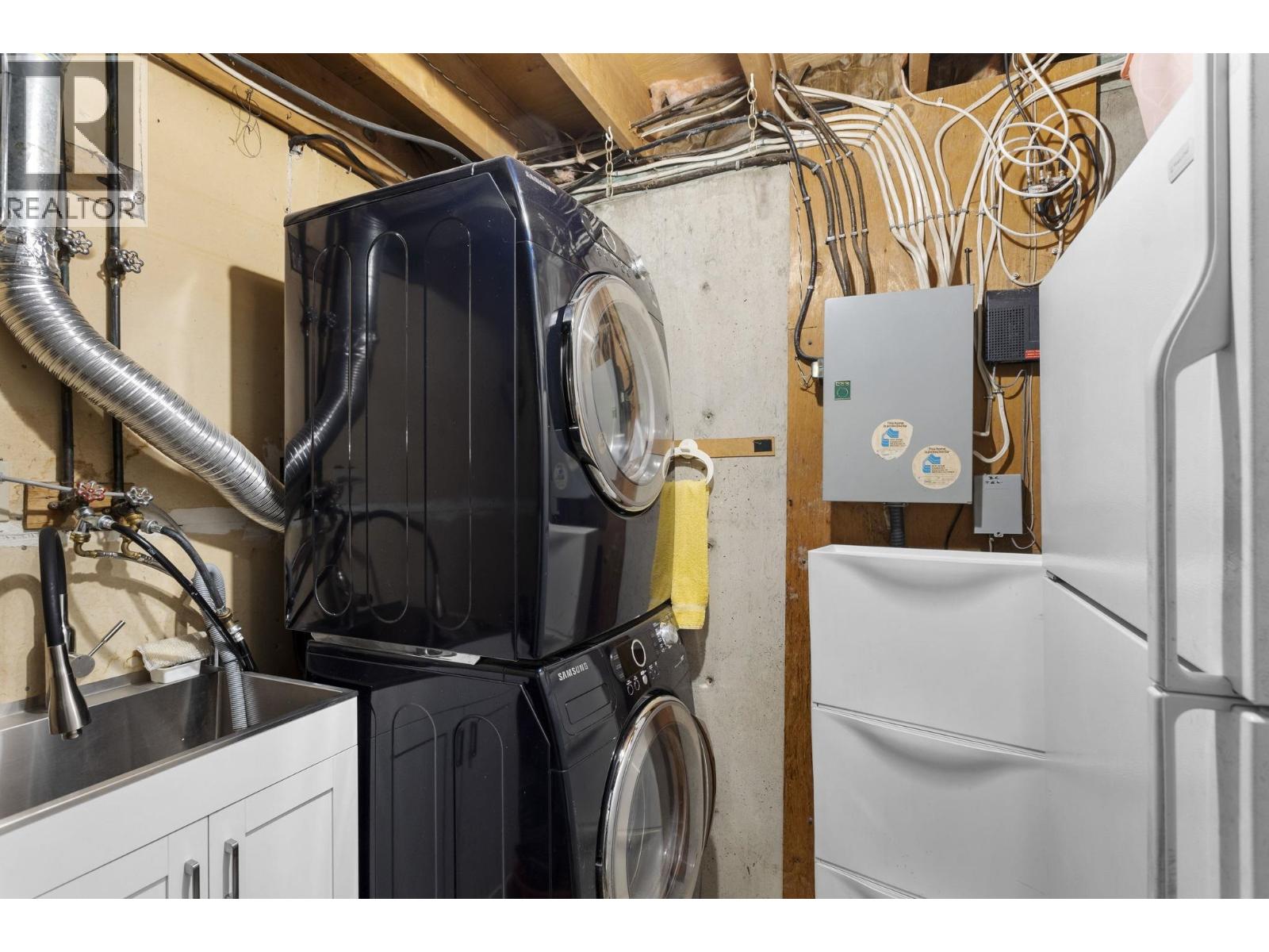 423 CAMBRIDGE WAY, Port Moody