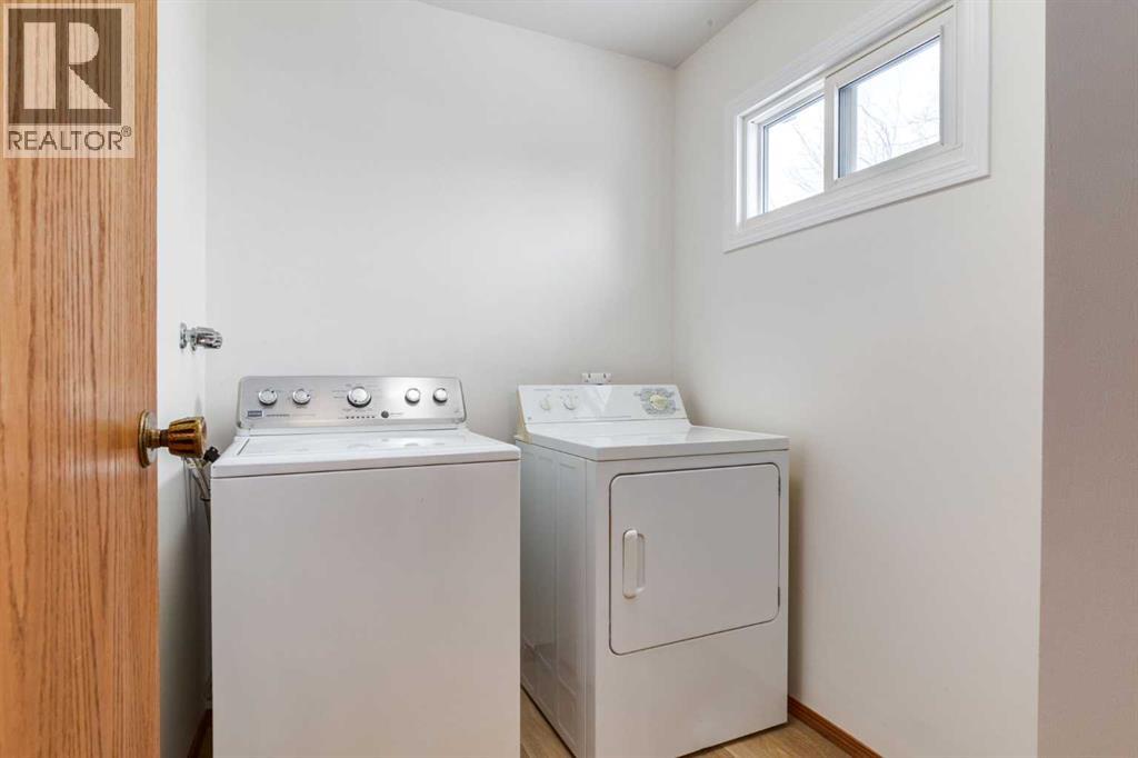 Single Family House for Sale in  bedford Circle NE Beddington Heights Calgary 