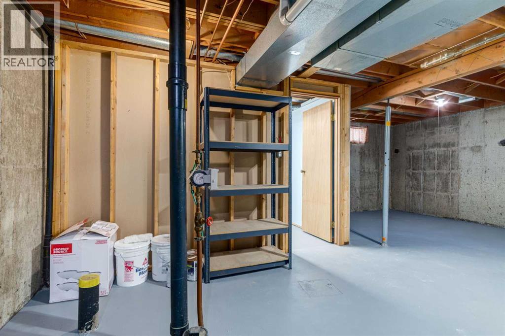 Single Family House for Sale in  bedford Circle NE Beddington Heights Calgary 