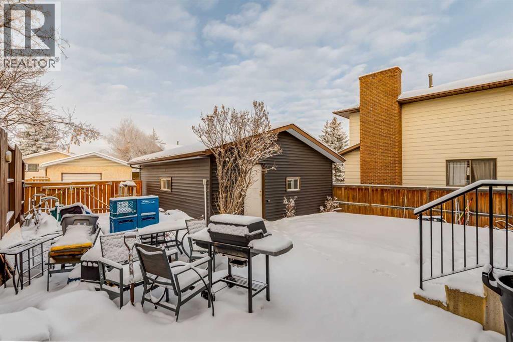 Single Family House for Sale in  bedford Circle NE Beddington Heights Calgary 