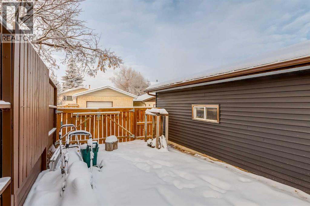 Single Family House for Sale in  bedford Circle NE Beddington Heights Calgary 
