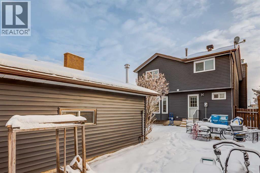 Single Family House for Sale in  bedford Circle NE Beddington Heights Calgary 