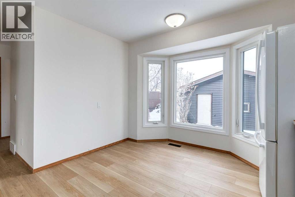 Single Family House for Sale in  bedford Circle NE Beddington Heights Calgary 