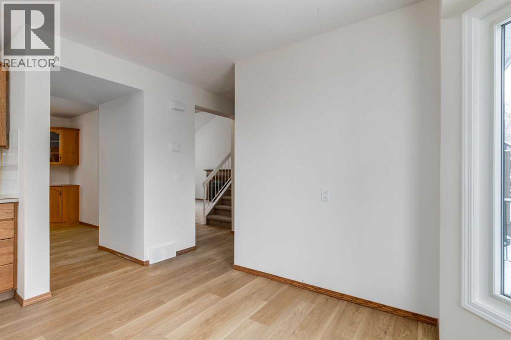 Single Family House for Sale in  bedford Circle NE Beddington Heights Calgary 