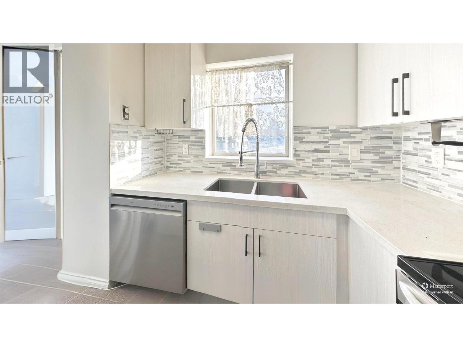 1406 9603 MANCHESTER DRIVE, Burnaby