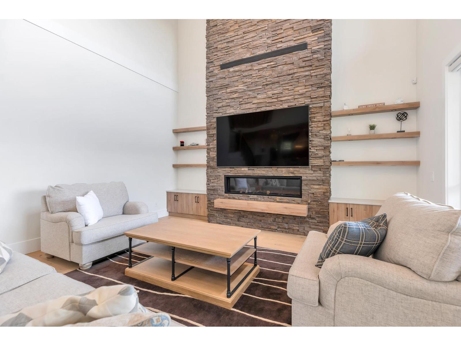 House in Chilliwack - Image 13