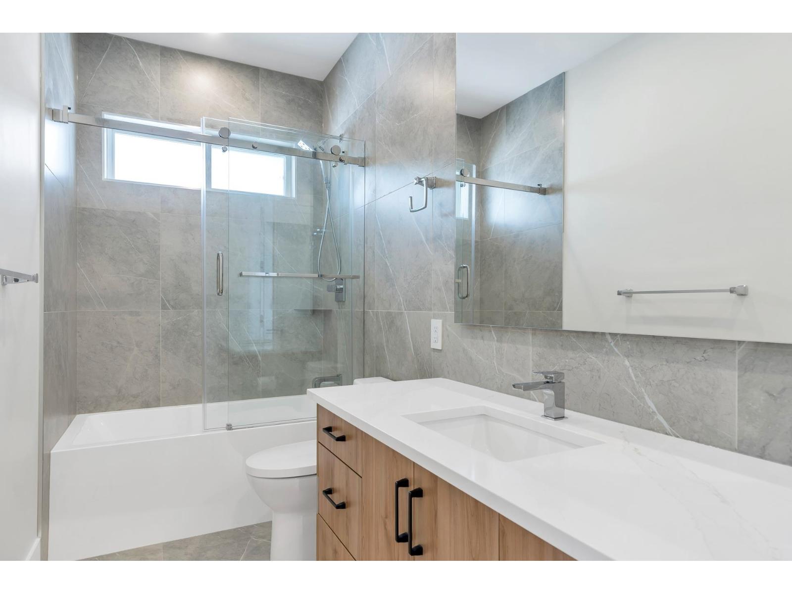 House in Chilliwack - Image 30