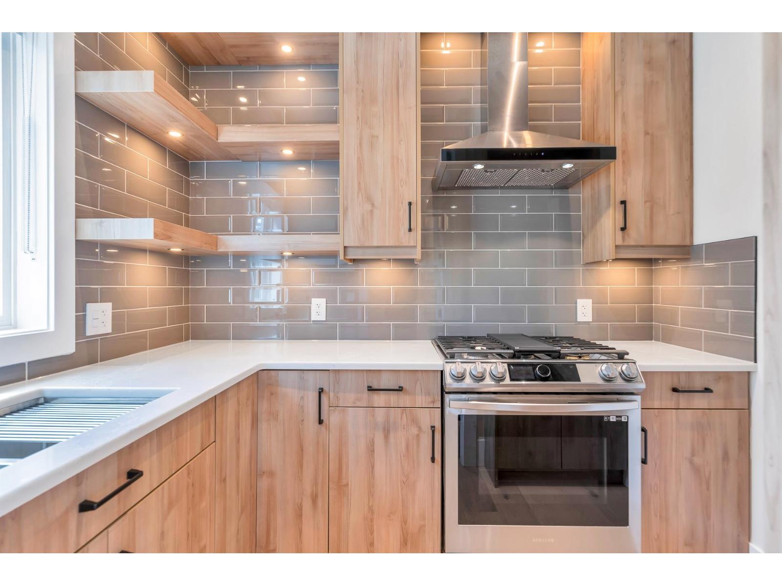 House in Chilliwack - Image 11