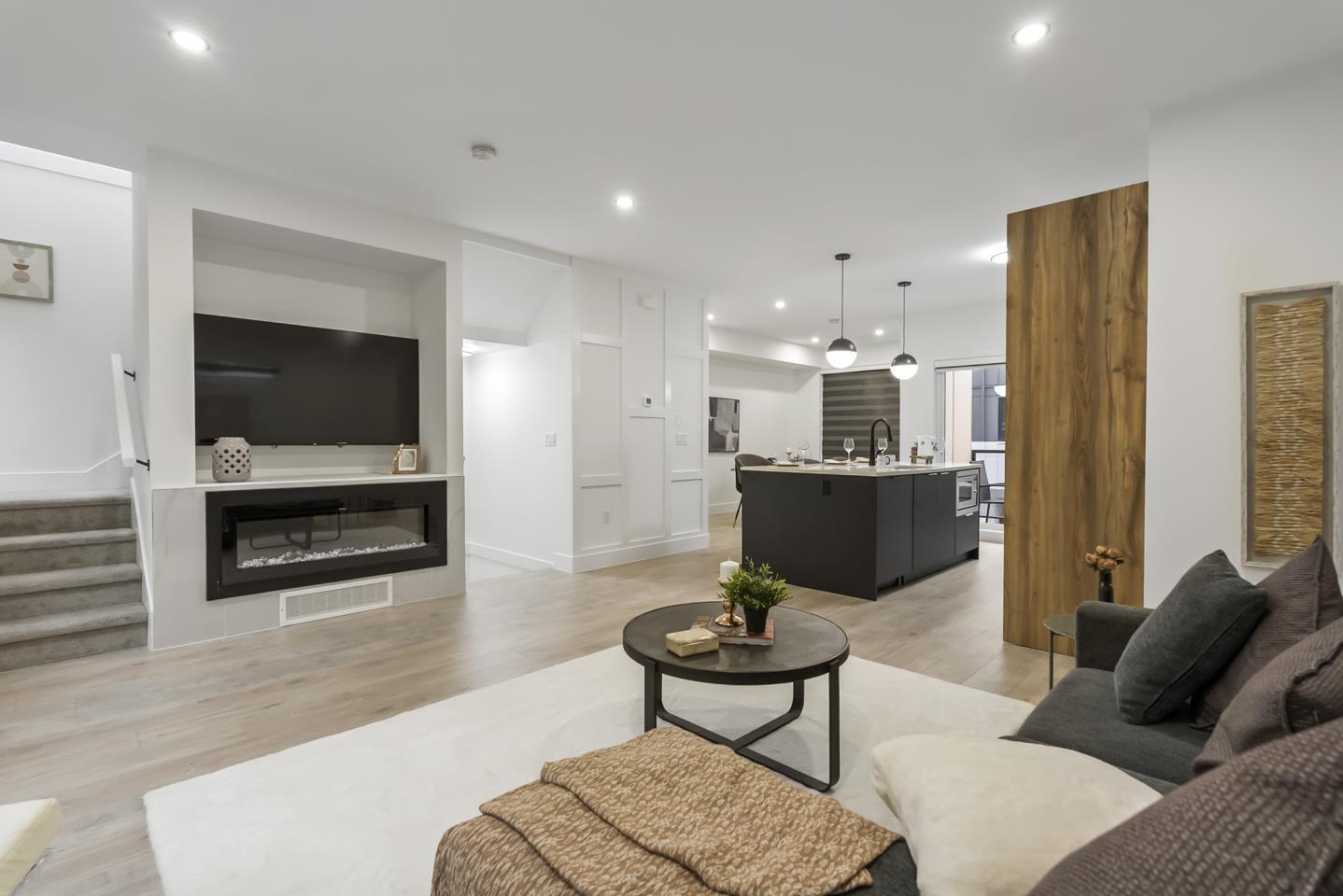 32 13895 64 AVENUE, Surrey