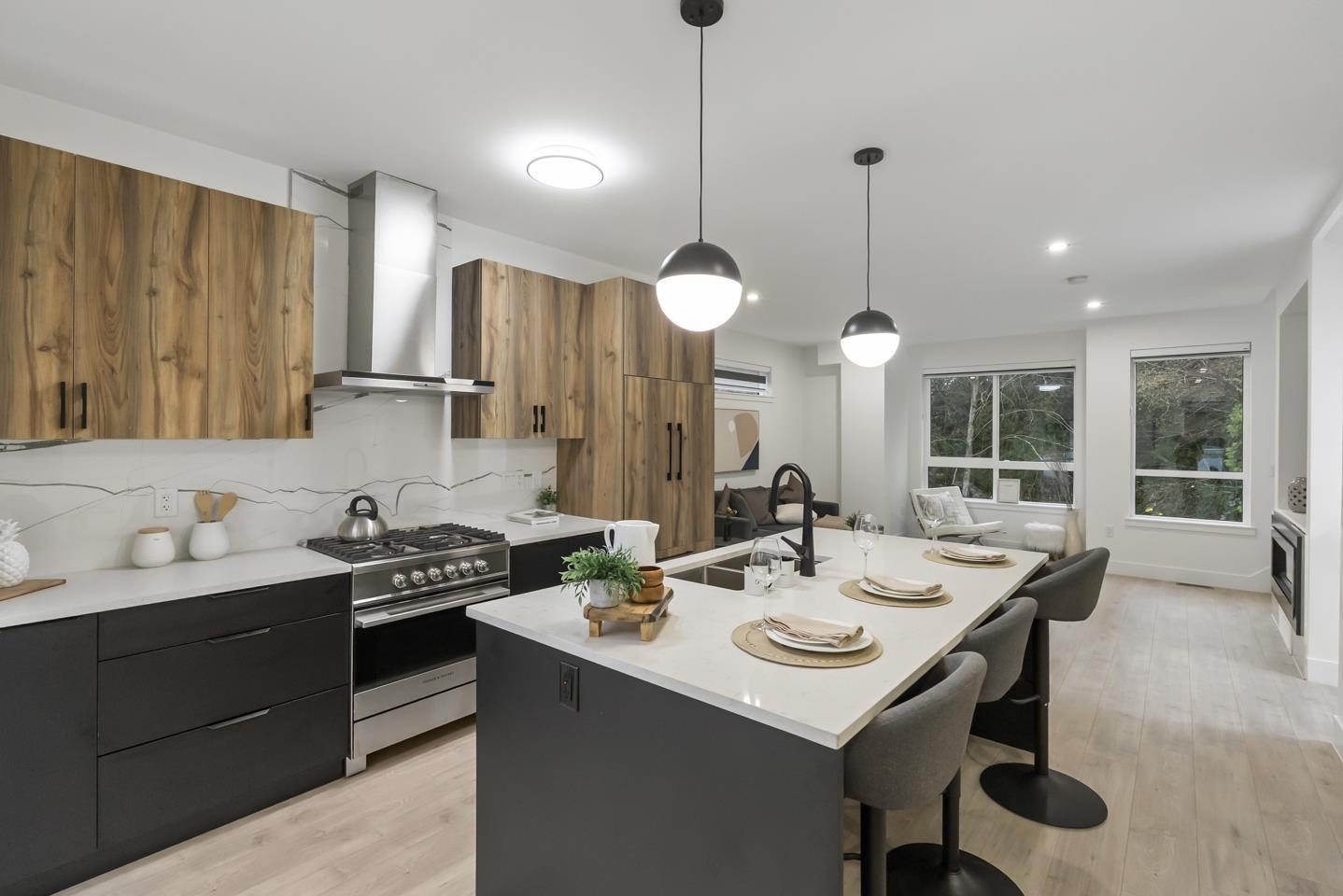 32 13895 64 AVENUE, Surrey