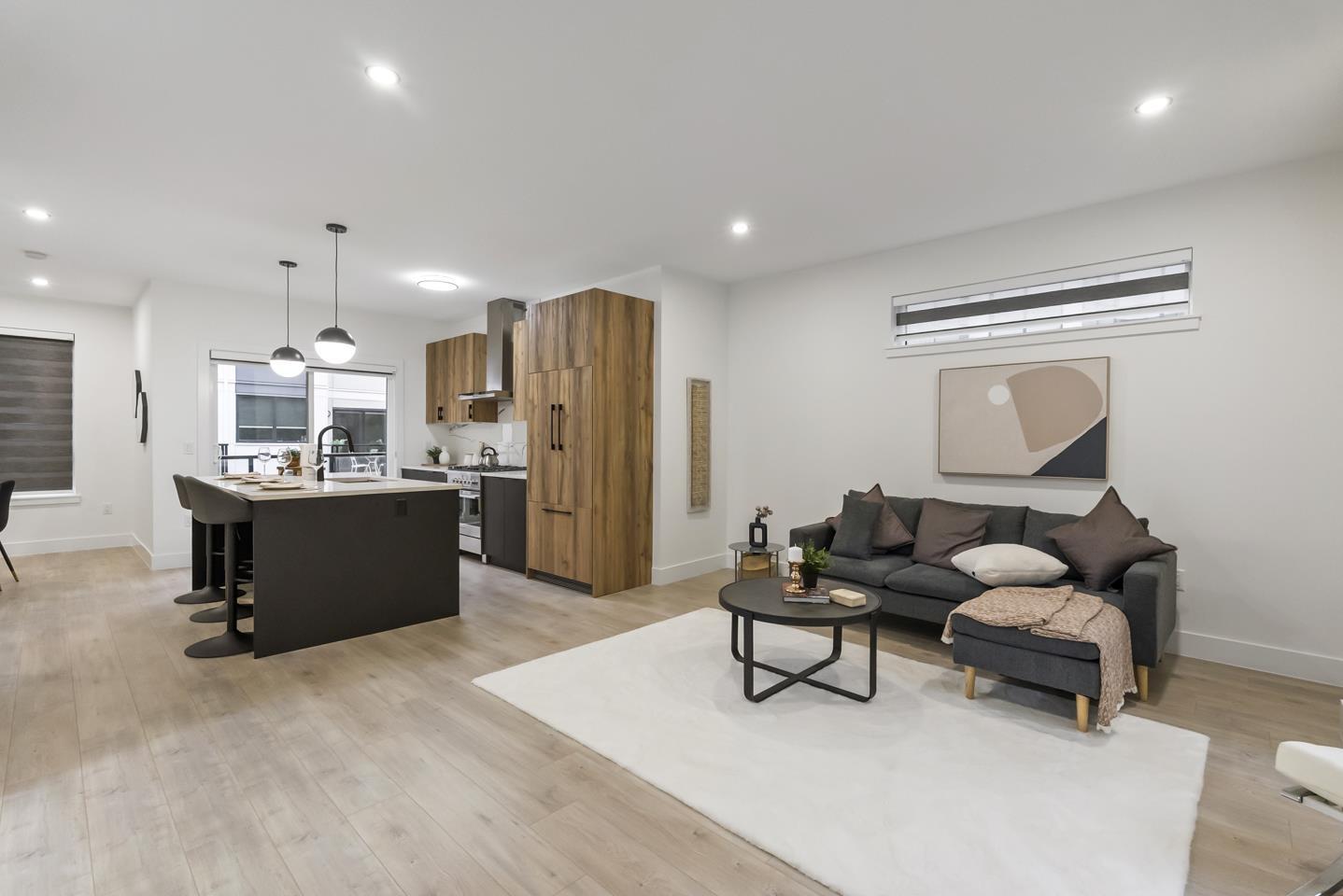 32 13895 64 AVENUE, Surrey