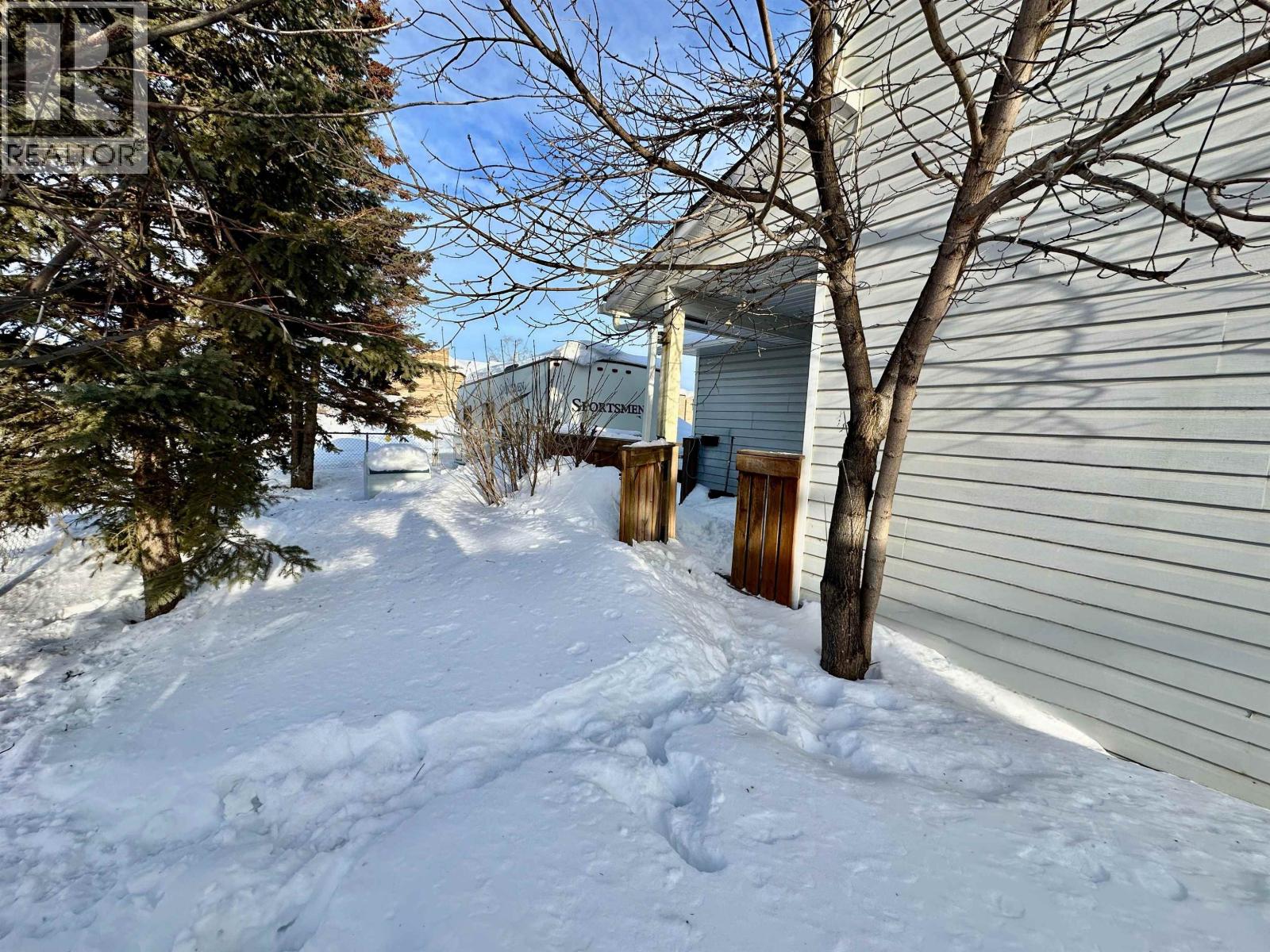 B 8923 102 AVENUE, Fort St. John