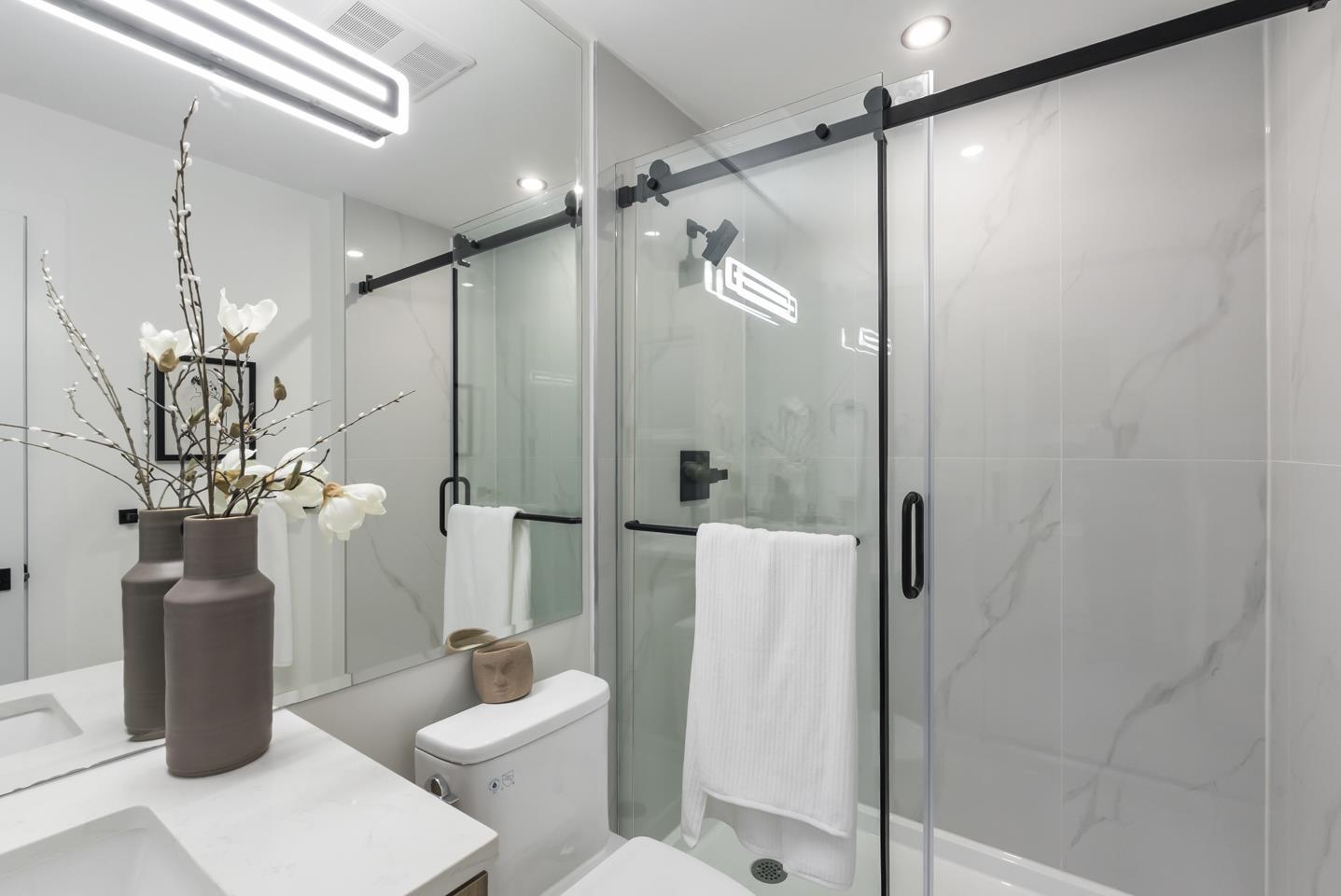 32 13895 64 AVENUE, Surrey