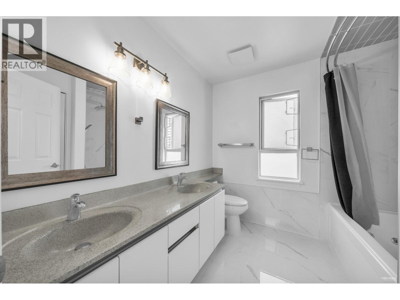 2848 W 20TH AVENUE, Vancouver