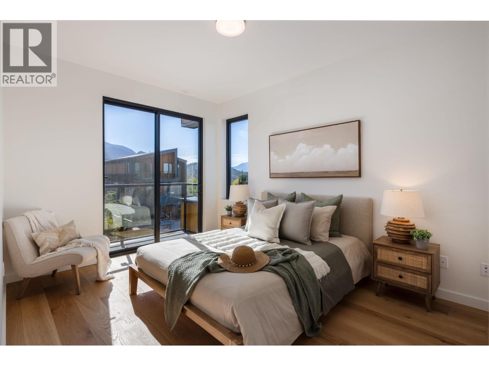 2943 HUCKLEBERRY DRIVE, Squamish