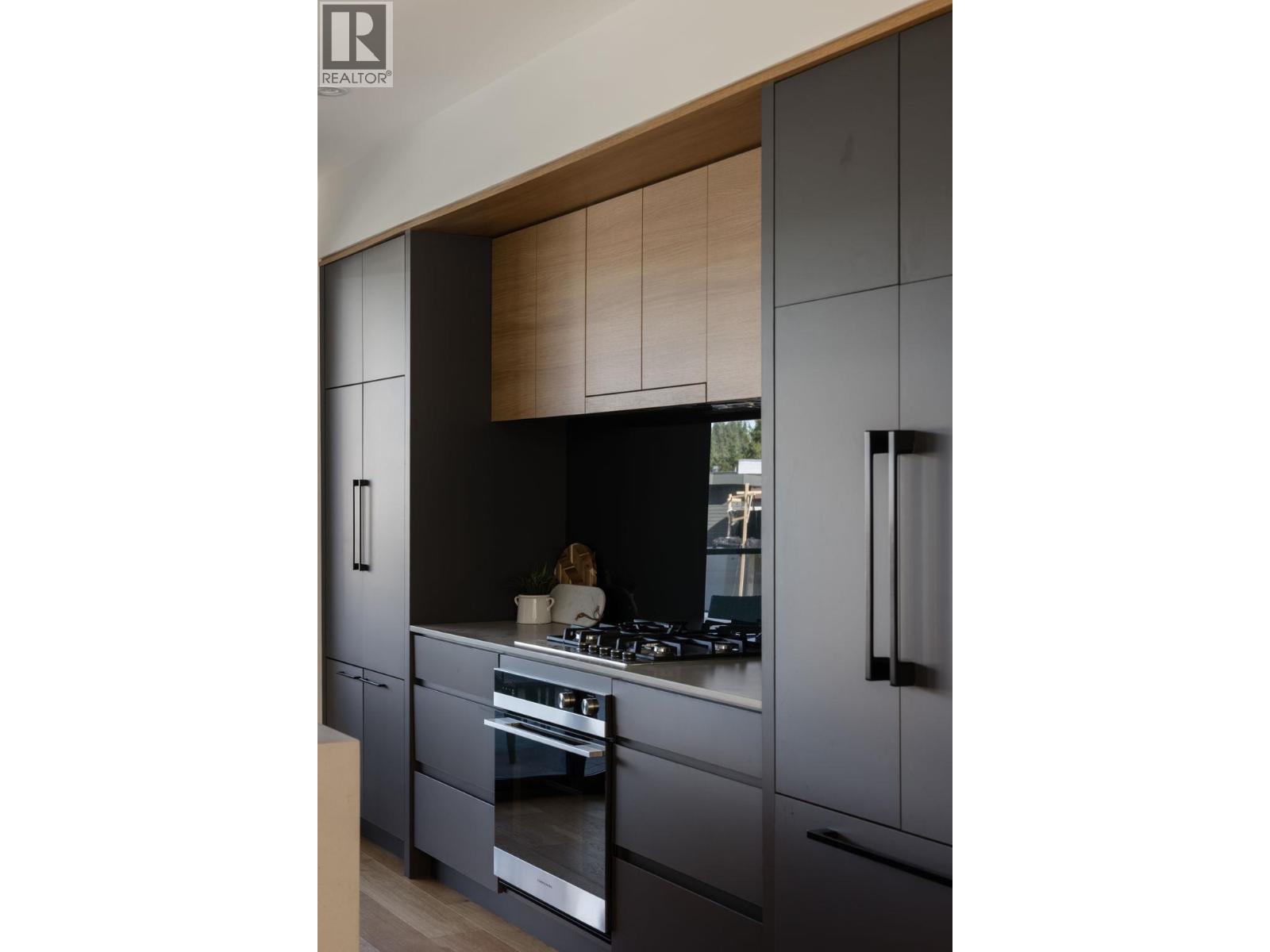 2943 HUCKLEBERRY DRIVE, Squamish