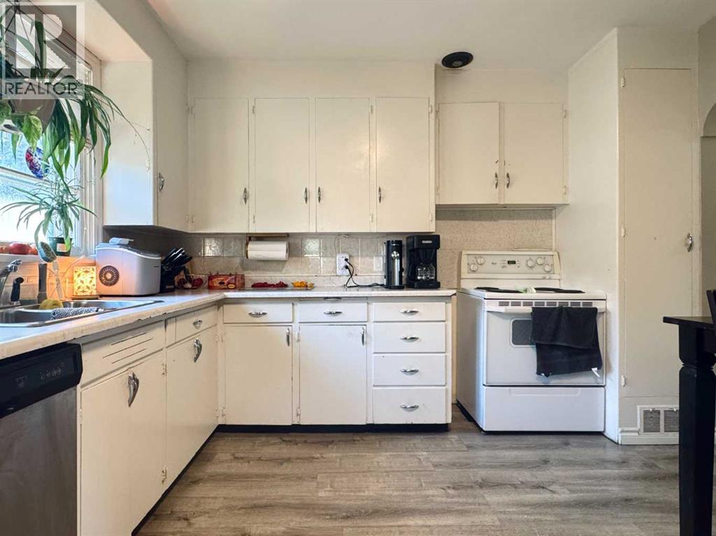 Single Family House Bungalow for Sale in   Street S Glendale Lethbridge 