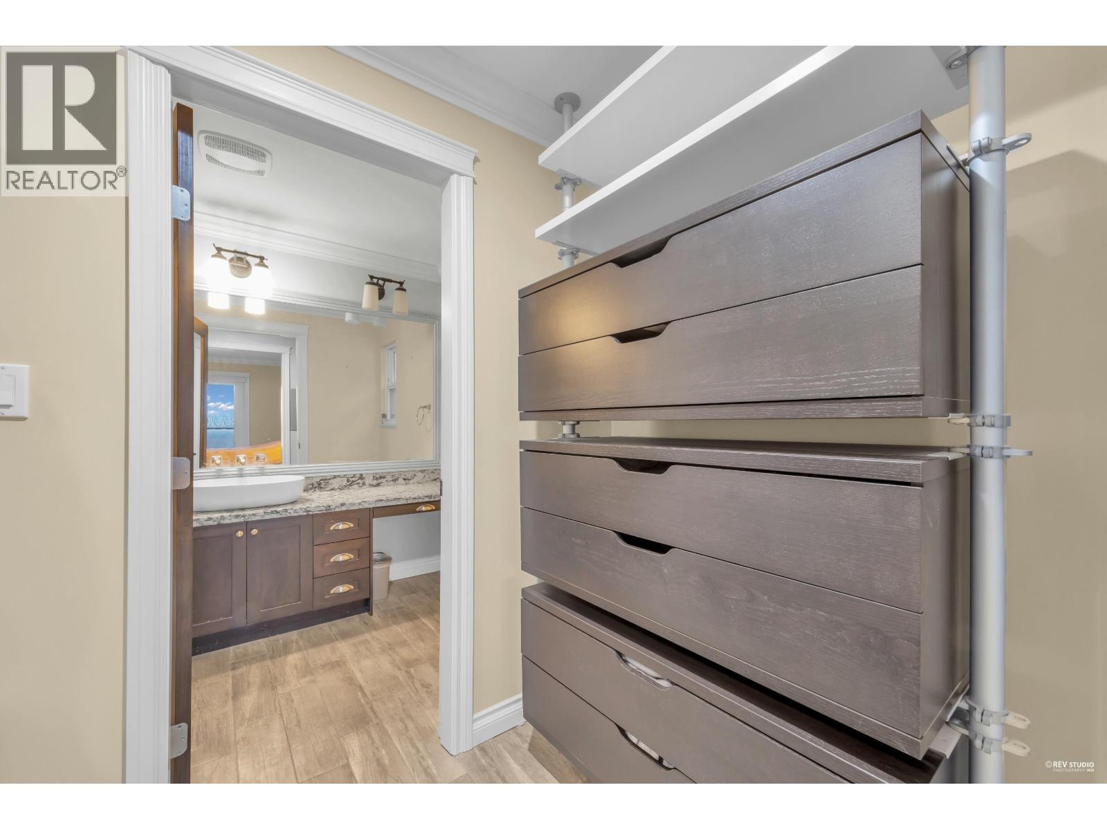 5807 HIGHFIELD DRIVE, Burnaby