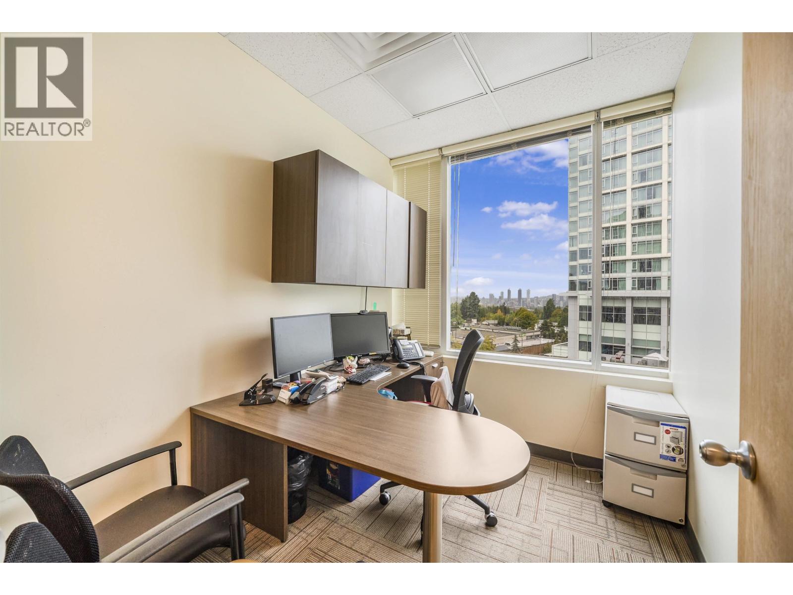 Office in Burnaby - Image 5