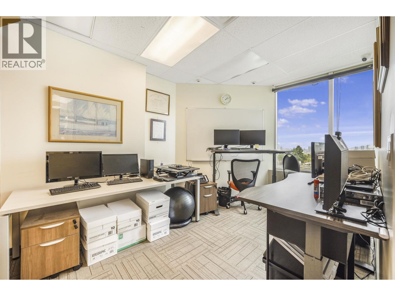 Office in Burnaby - Image 3