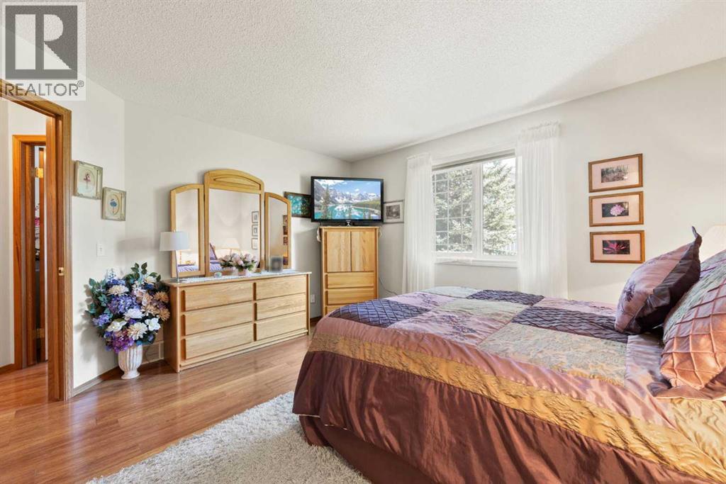 Single Family House Bungalow for Sale in  Arbour Cliff Close NW Arbour Lake Calgary 