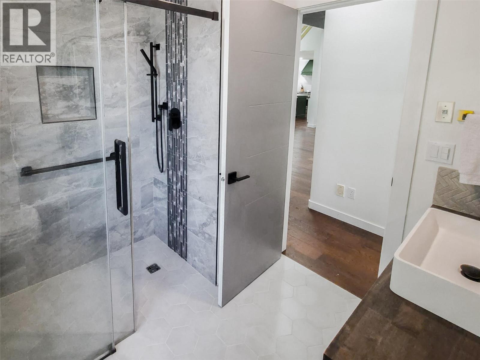  3897 Gallaghers Other, Kelowna