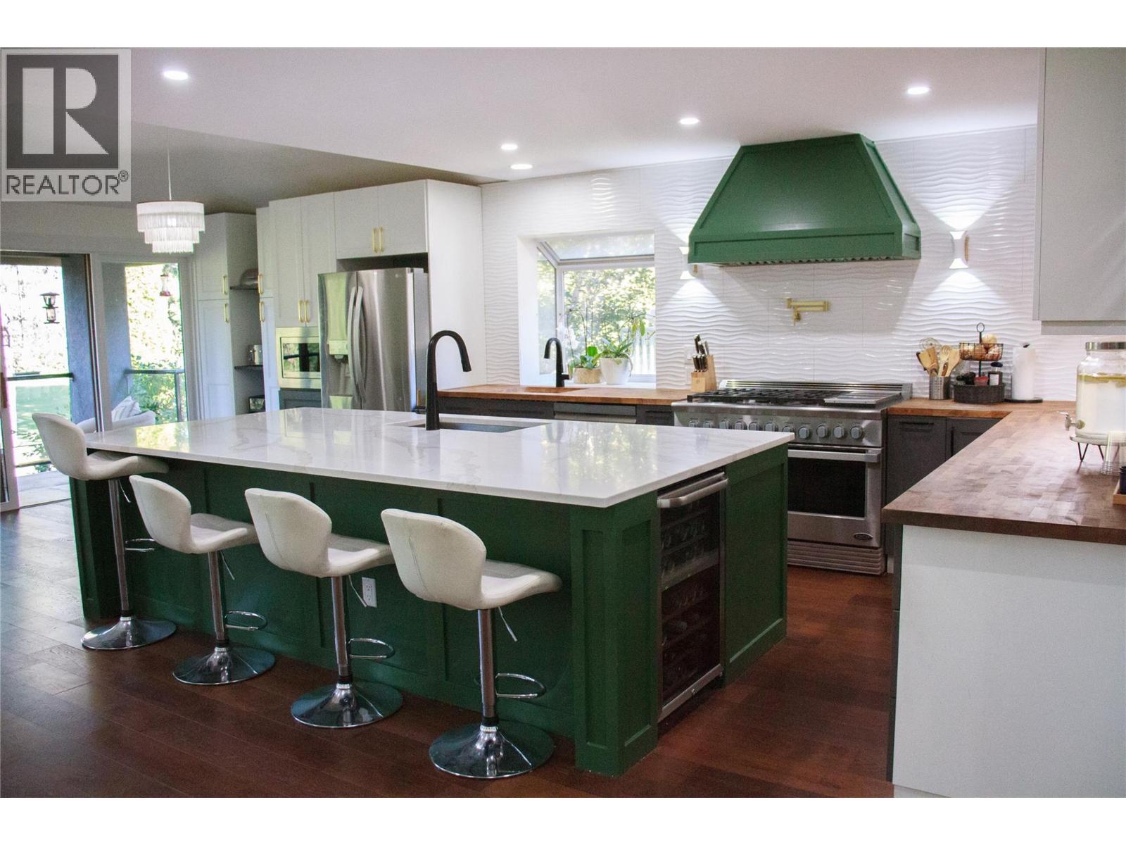  3897 Gallaghers Other, Kelowna