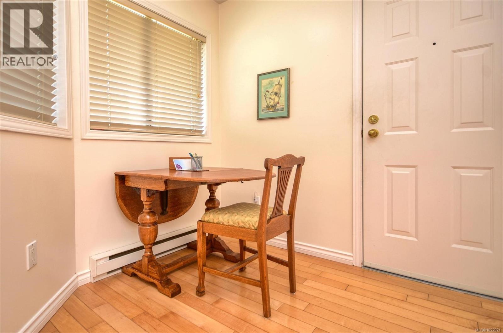 7 5156 Cordova Bay Road, Saanich