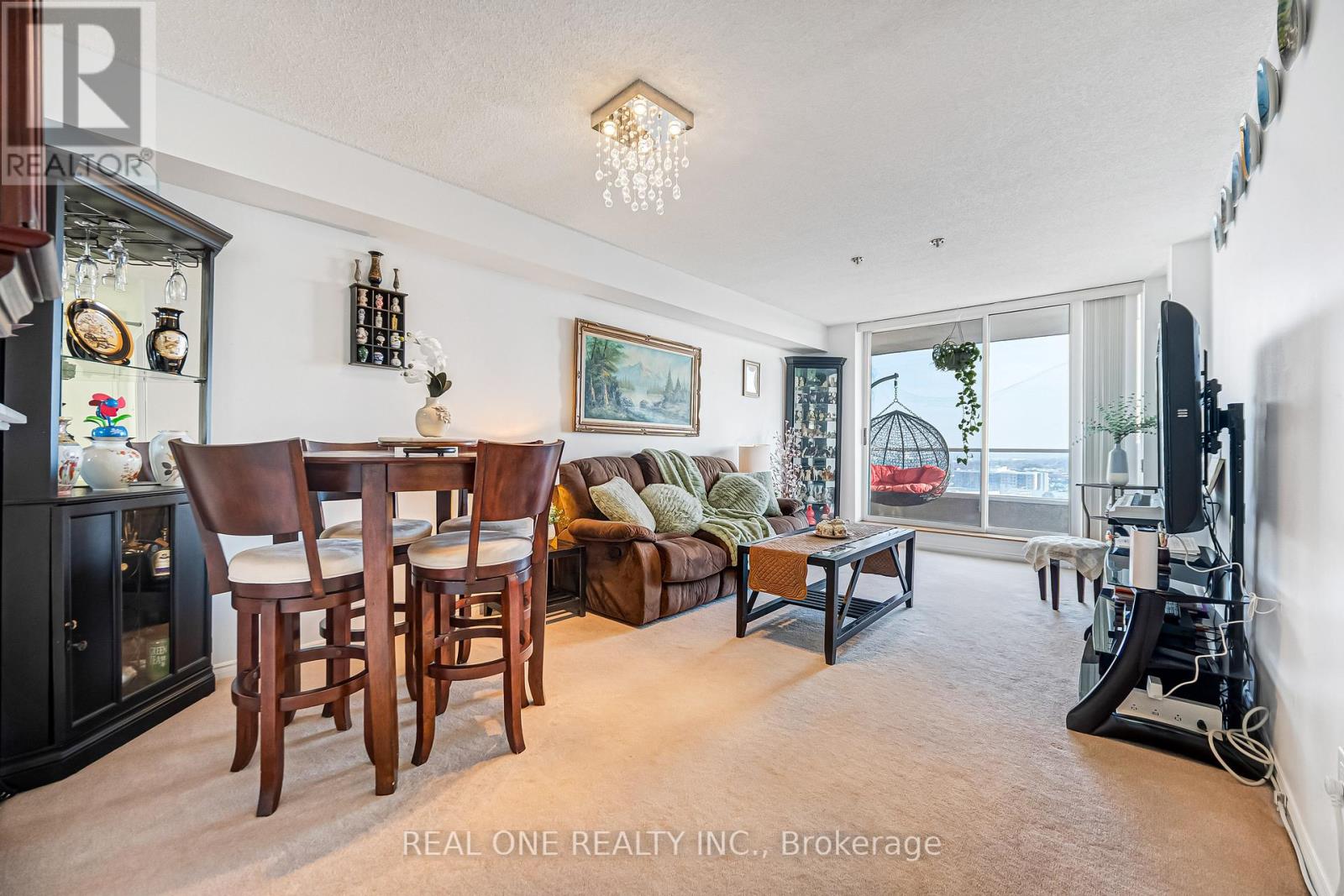 #1612 410 MCLEVIN AVENUE - 12