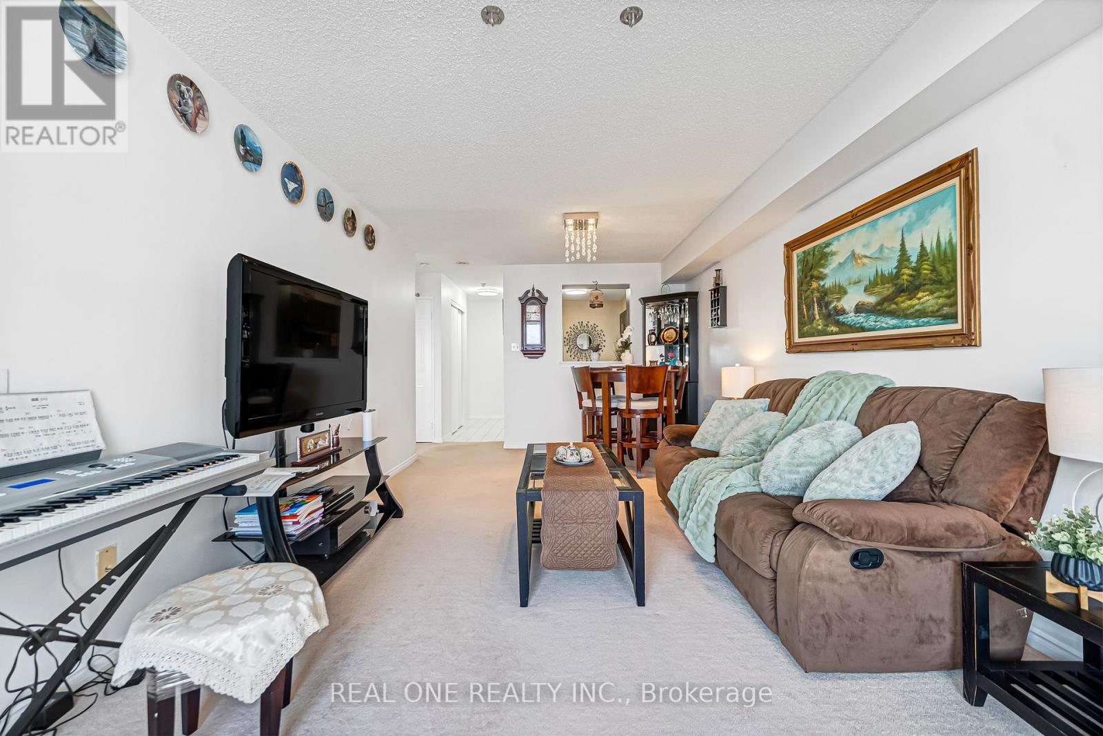 #1612 410 MCLEVIN AVENUE - 18