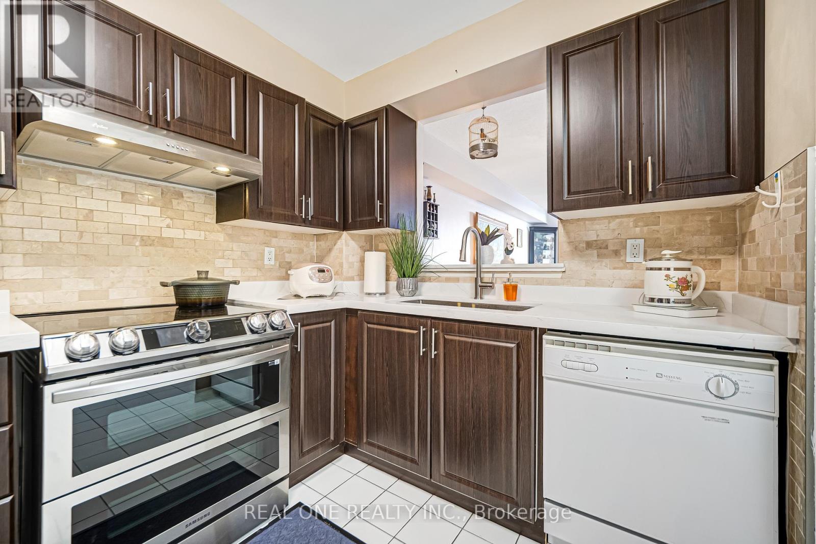 #1612 410 MCLEVIN AVENUE - 25