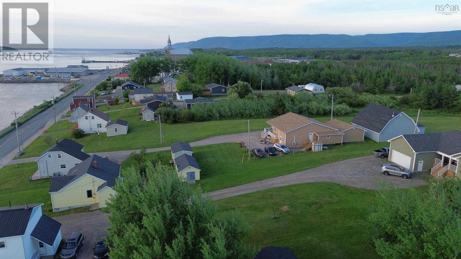 Property 7 of 49 of 15010 Cabot Trail