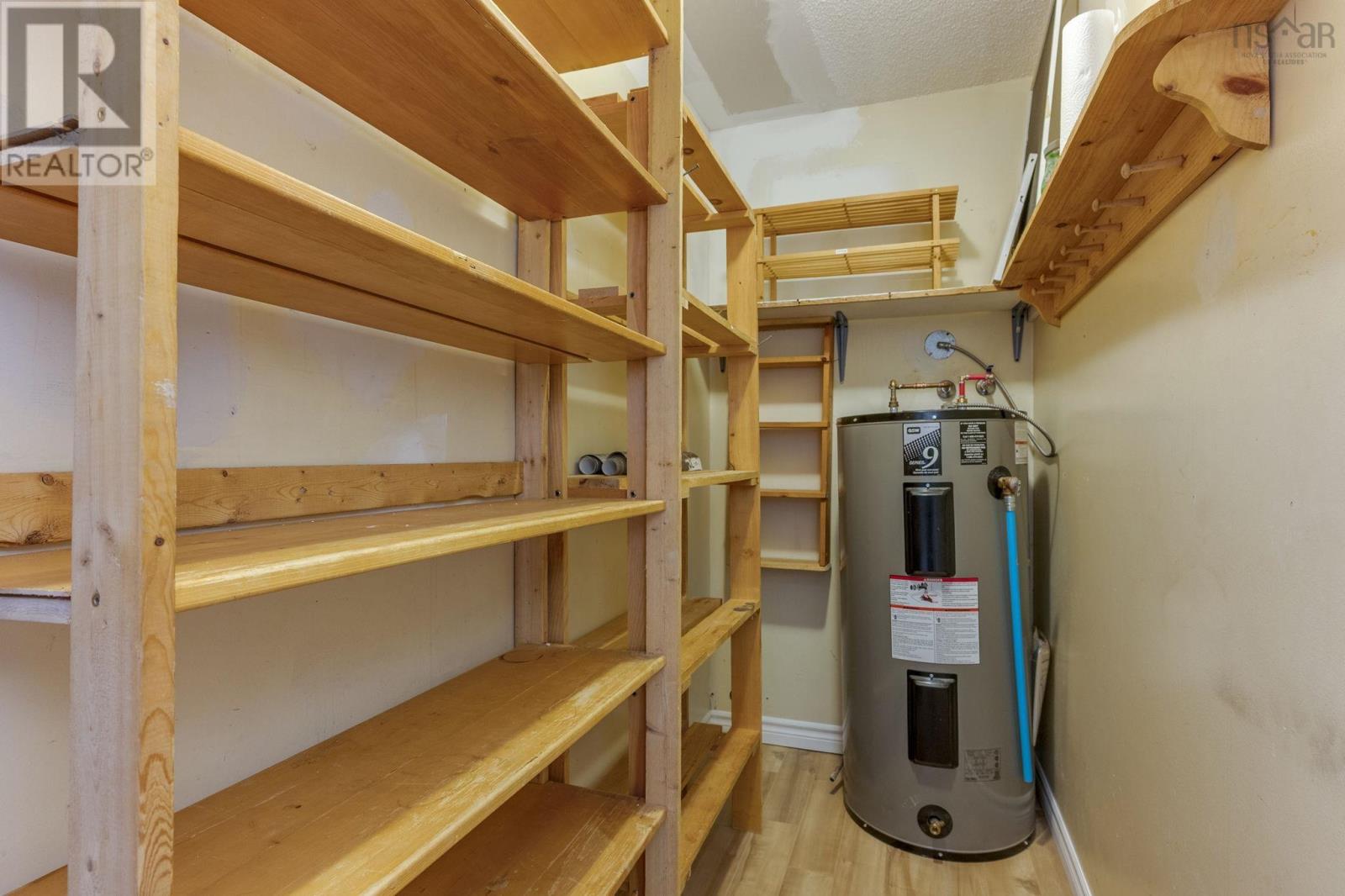 Property 21 of 26 of 123 79 Collins Grove