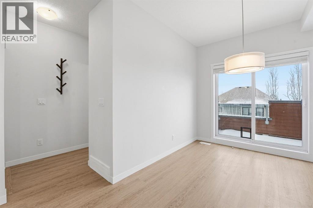 Single Family House for Sale in  Shawnee Common SW Shawnee Slopes Calgary 