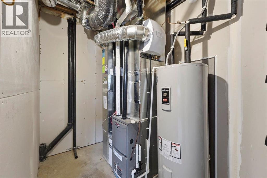 Single Family House for Sale in  Shawnee Common SW Shawnee Slopes Calgary 