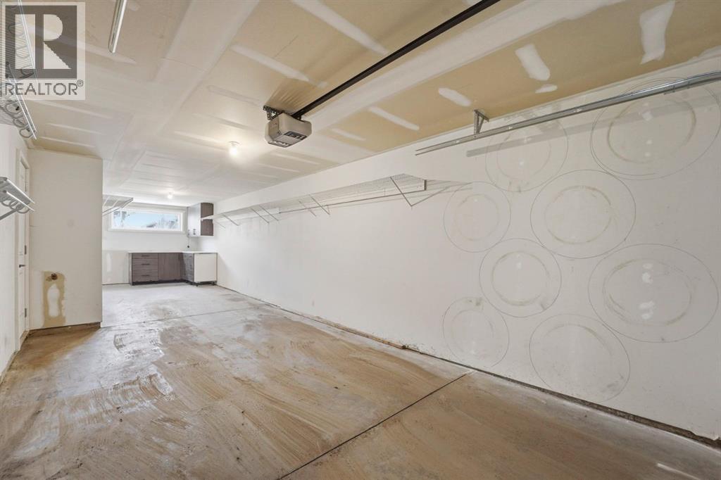 Single Family House for Sale in  Shawnee Common SW Shawnee Slopes Calgary 