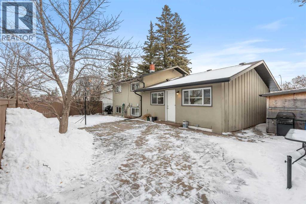 Single Family House 3 Level for Sale in  Fairmount Drive SE Fairview Calgary 