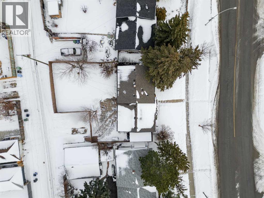 Single Family House 3 Level for Sale in  Fairmount Drive SE Fairview Calgary 