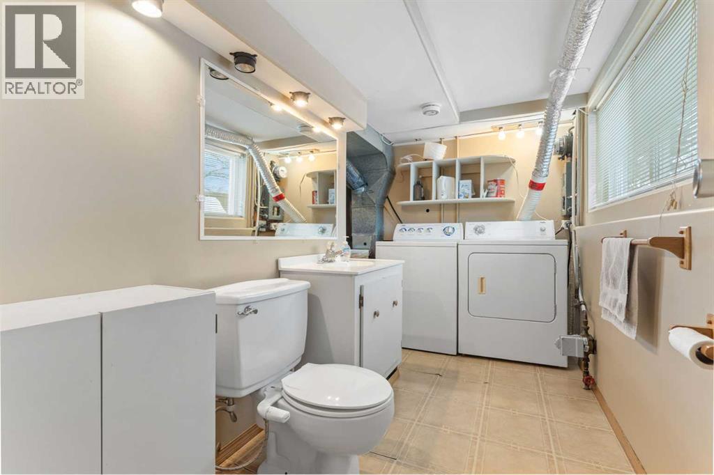 Single Family House 3 Level for Sale in  Fairmount Drive SE Fairview Calgary 