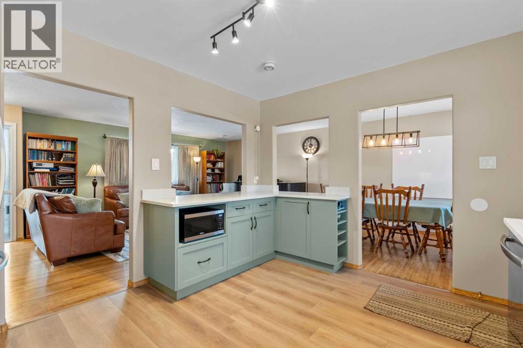 Single Family House 3 Level for Sale in  Fairmount Drive SE Fairview Calgary 