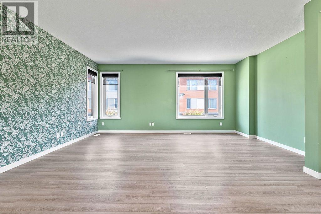 Single Family House for Sale in  Shawnee Common SW Shawnee Slopes Calgary 