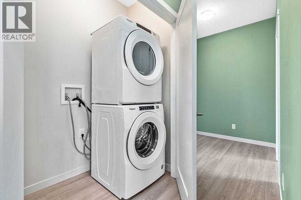 Single Family House for Sale in  Shawnee Common SW Shawnee Slopes Calgary 