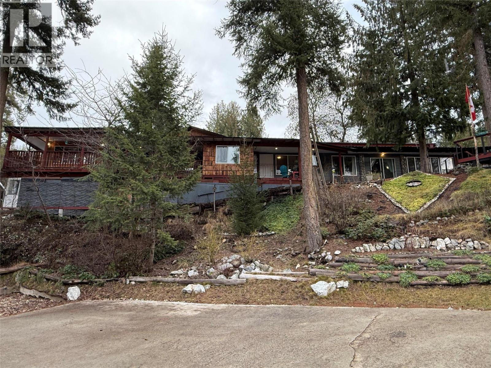 39 WILKENSON Road, Christina Lake