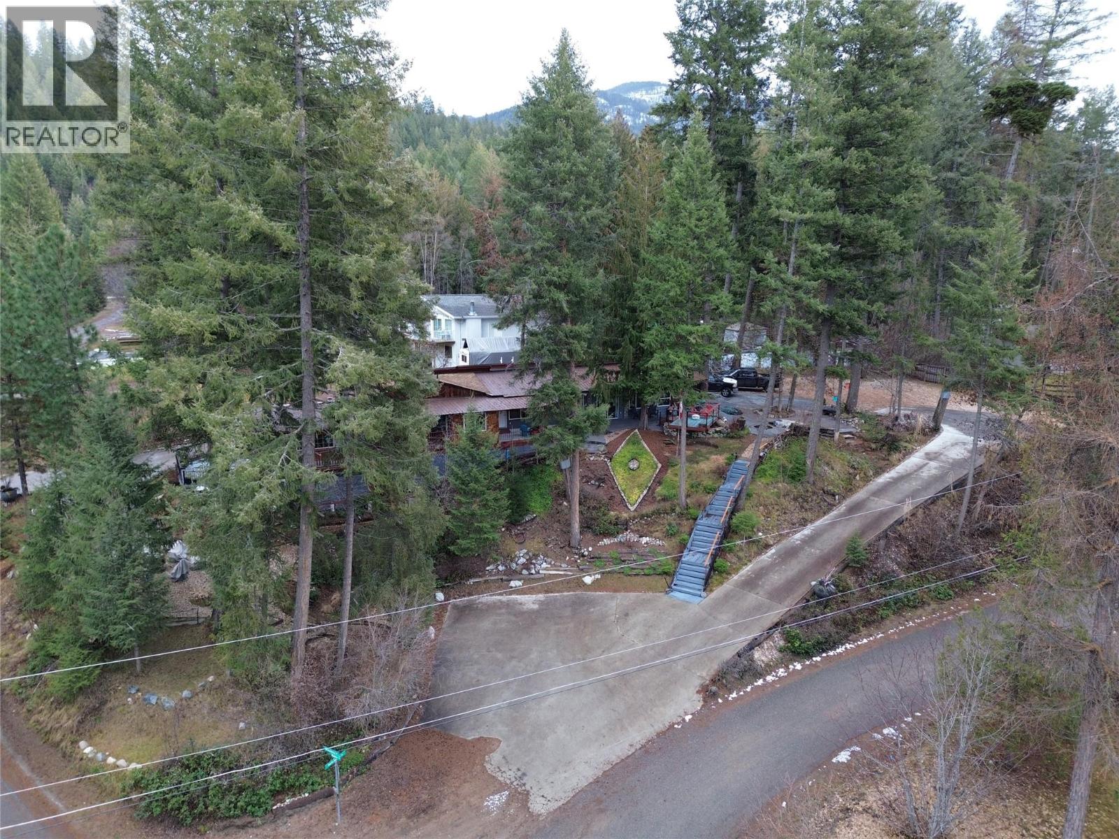 39 WILKENSON Road, Christina Lake