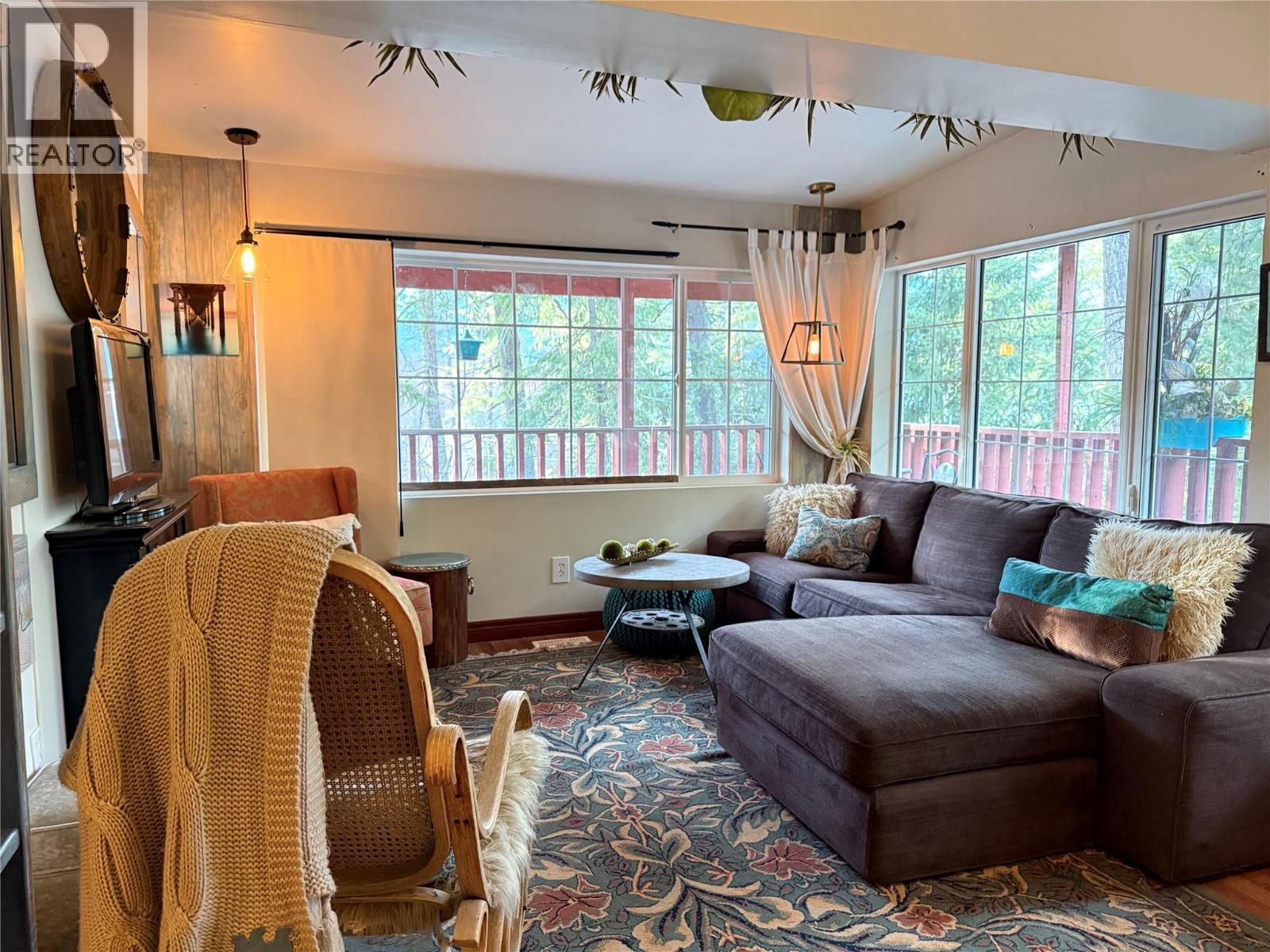 39 WILKENSON Road, Christina Lake