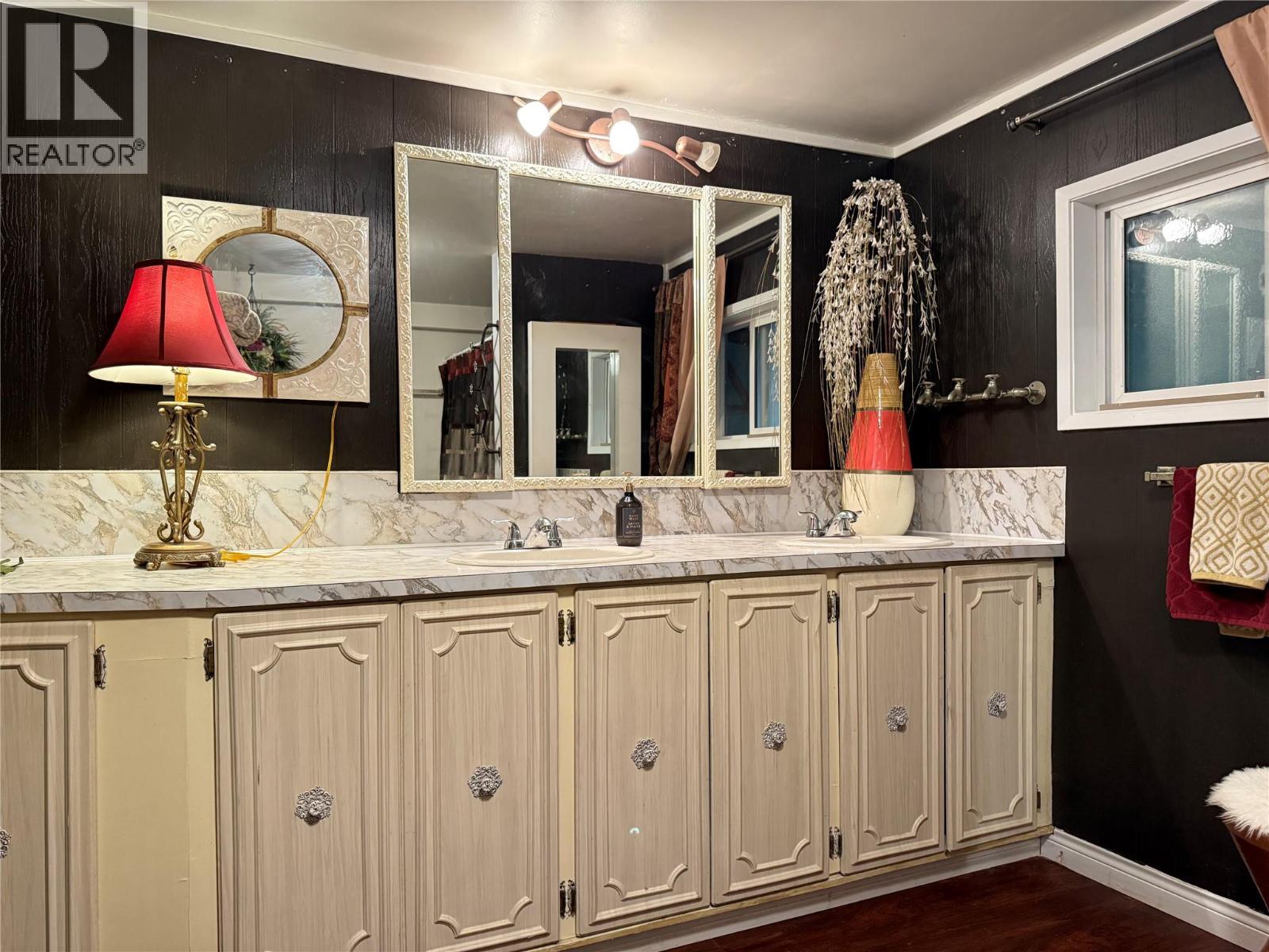 39 WILKENSON Road, Christina Lake