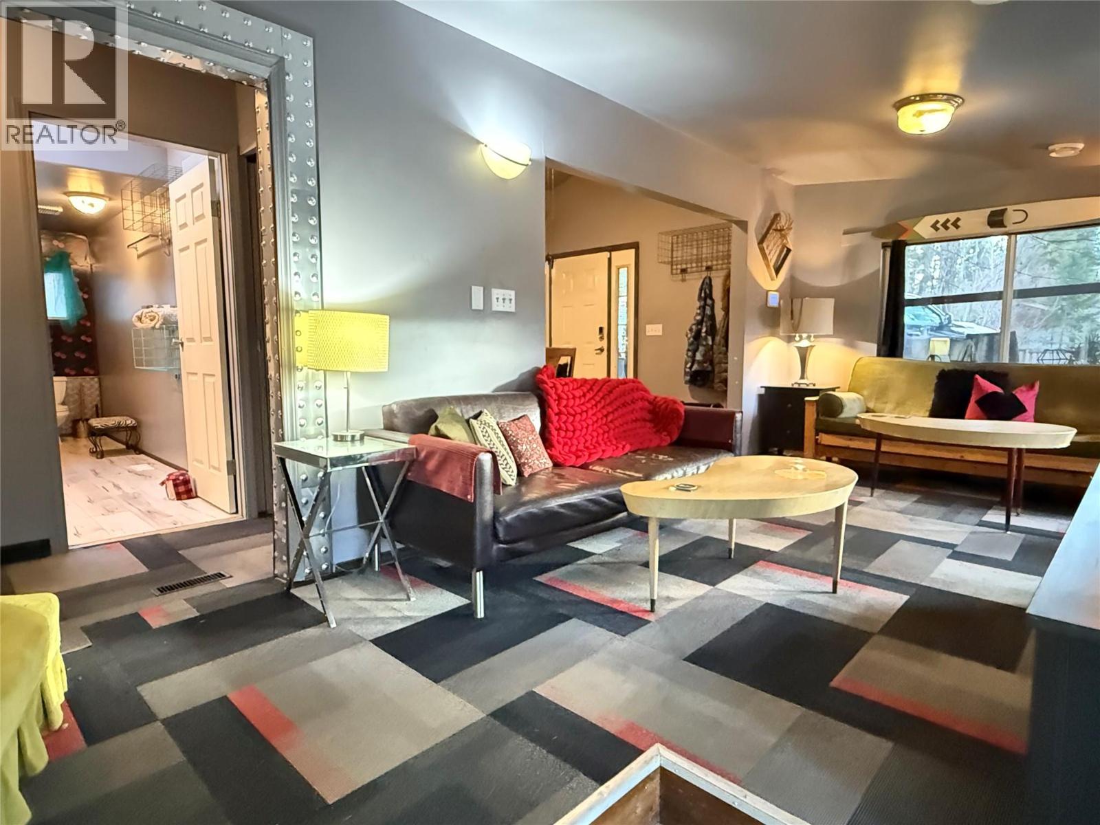 39 WILKENSON Road, Christina Lake