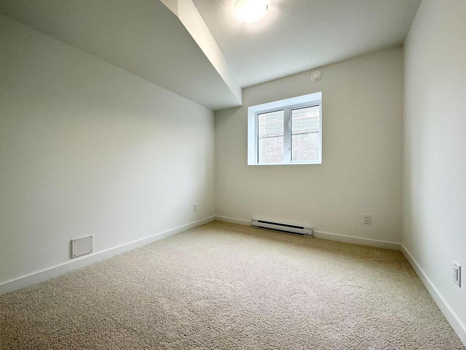 House in Langley - Image 6