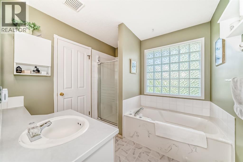 83 Gleneagles Close, Cochrane