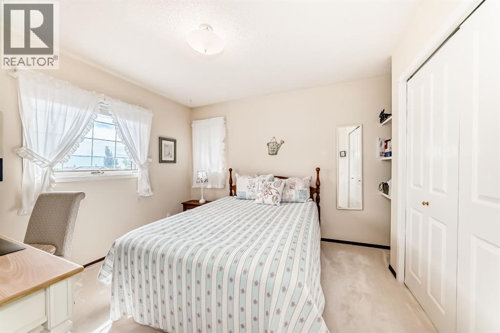 83 Gleneagles Close, Cochrane